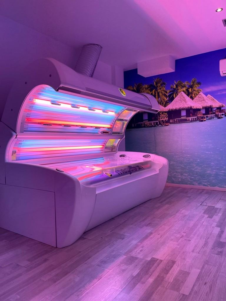 Κέντρο Solarium: Πώς Λειτουργεί ένα Επαγγελματικό Studio Μαυρίσματος